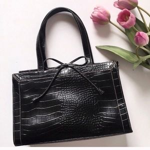 NWOT Liz Claiborne • black faux alligator purse